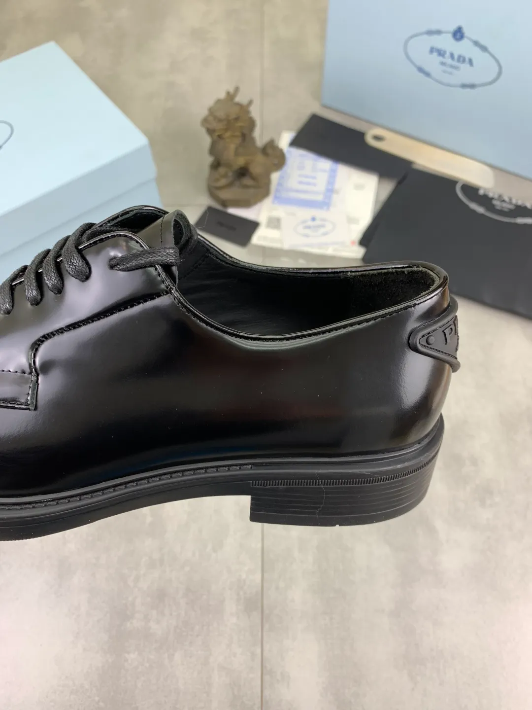 Men's Men's Shoes💰P640💰[New Style] High Quality Water-dyed Niuli 🆘[PRADA] Prada's latest casual business leather shoes for men! Listed simultaneously! The fabric is made of specially imported original calfskin, and the interior is made of imported water-dyed cowhide. It is absolutely luxurious and leads the fashion trend. High-end combination rubber outsole, size: 38-44 (45 and 46 can be customized) 3️⃣ colors available
